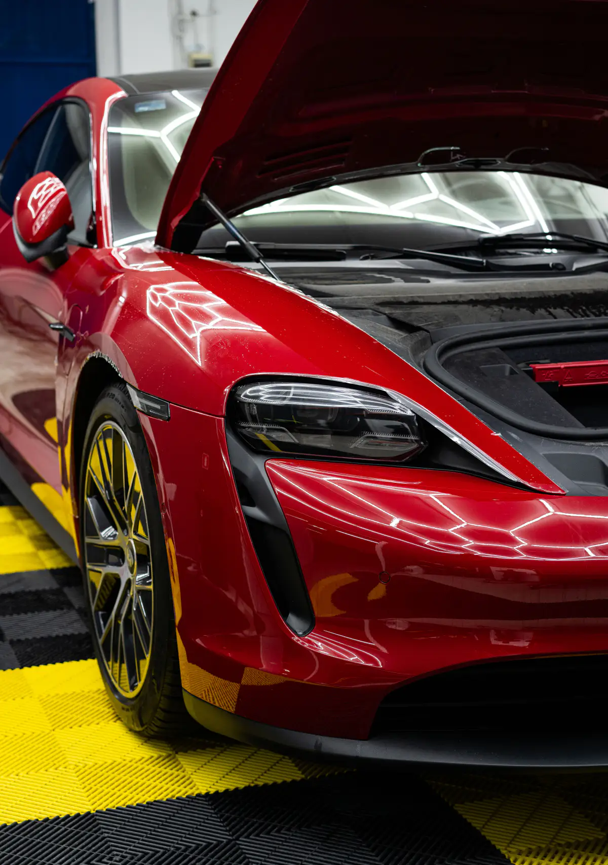 Порше Тайкан